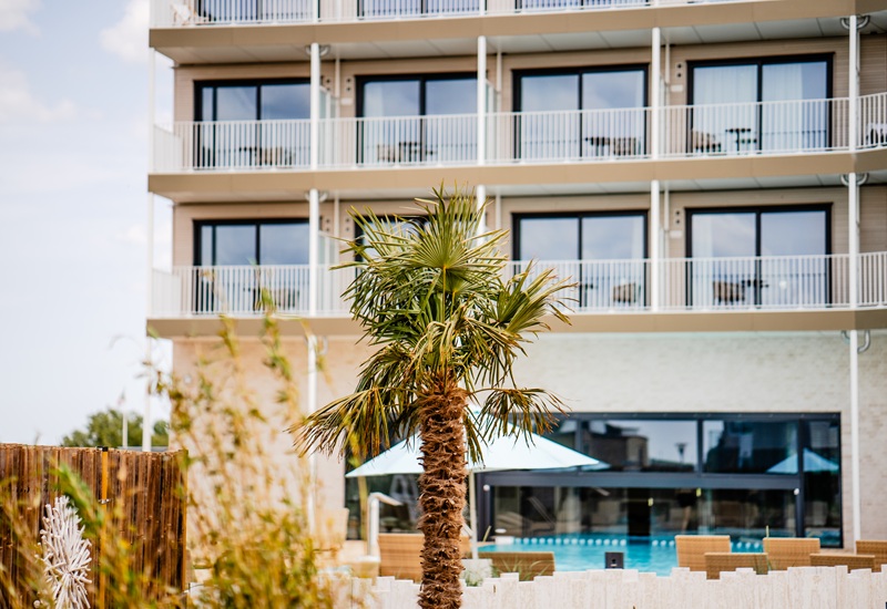 Indoor- und Outdoorpool im SlowDown Bottsand