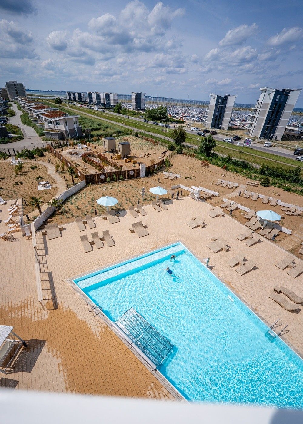 Outdoor Pool im SlowDown Bottsand